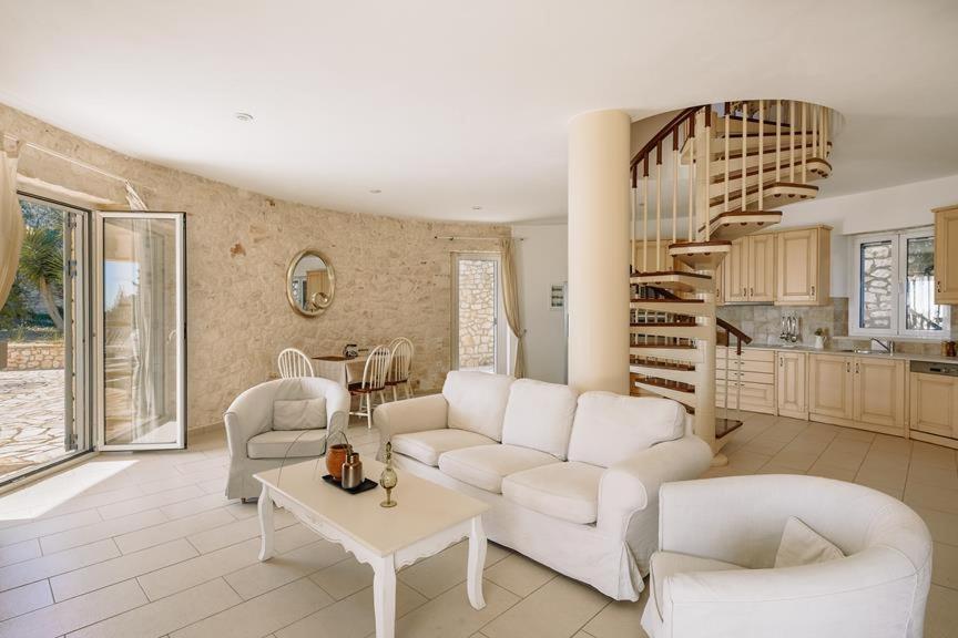 Вилла The Round House Vlachopoulatika Экстерьер фото